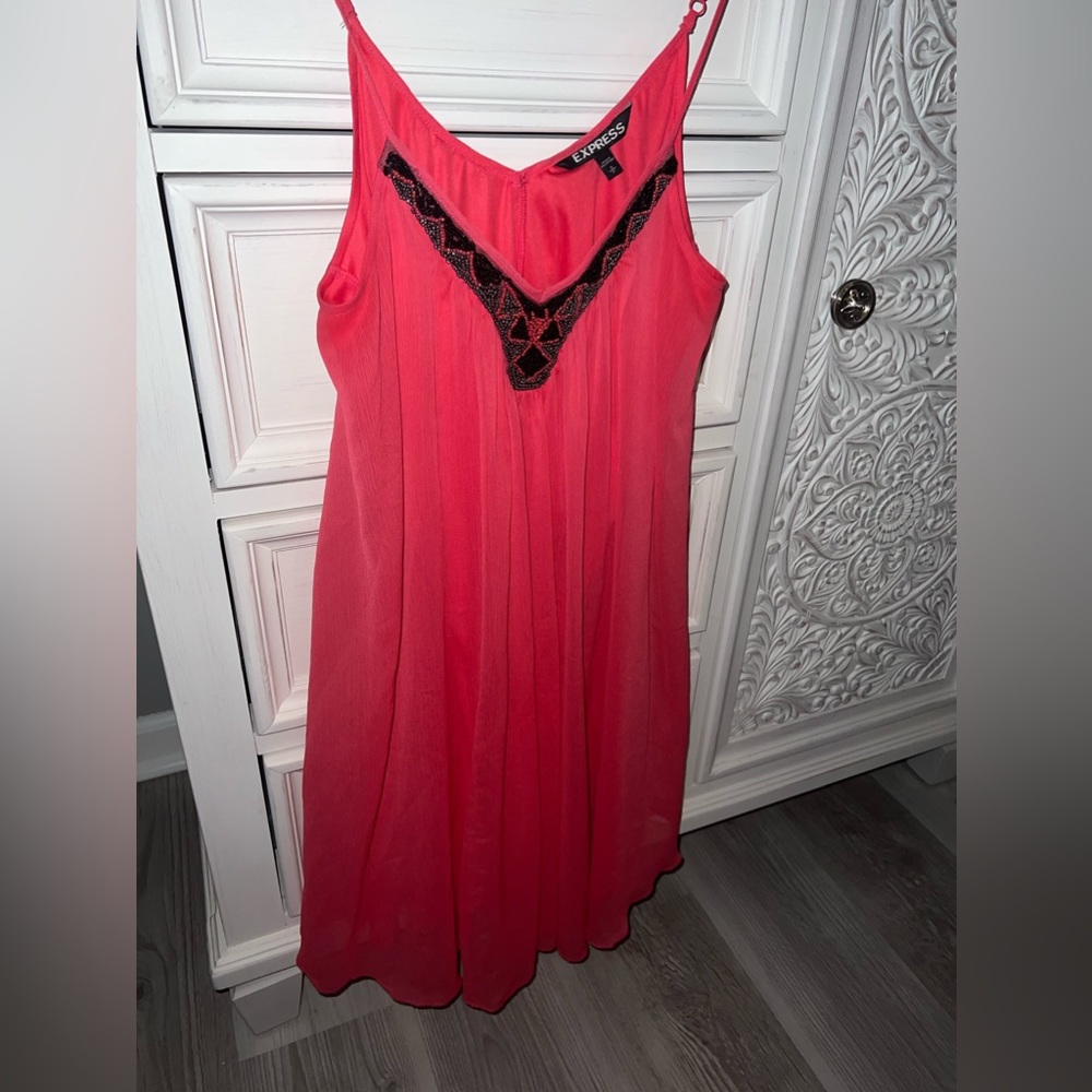Express Free Flowing Dress - Picture 7 of 11
